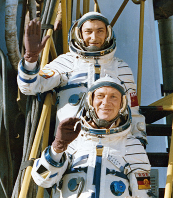 Foto: S.Jähn & W.Bykovsky vor dem Start