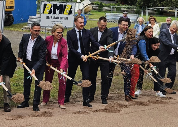 Foto: Erste Spatestich Gruppe beteiligten